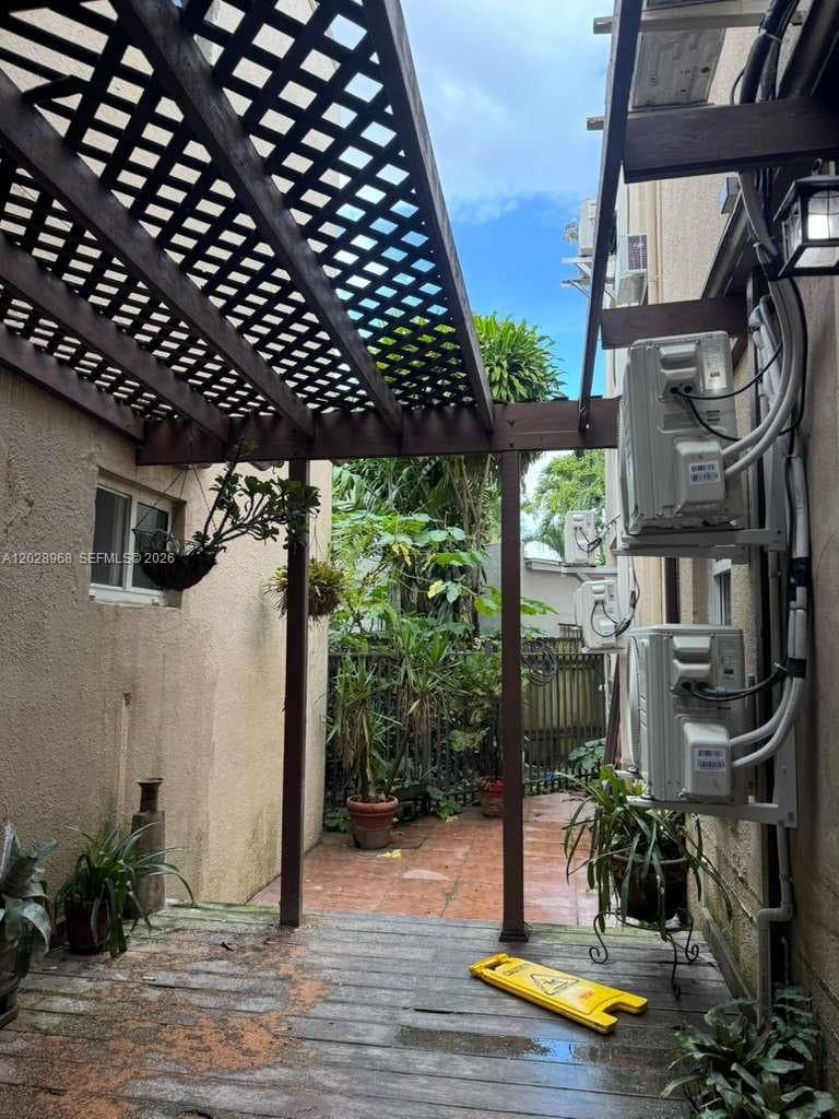2425 SW 6th St # 6, Miami FL 33135 — 18