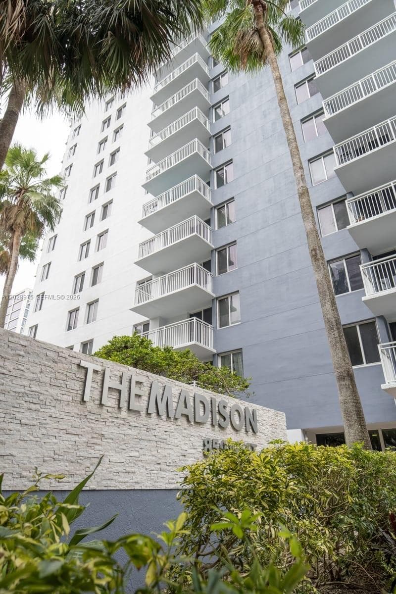 800 N Miami Ave # 906, Miami FL 33136 — 2