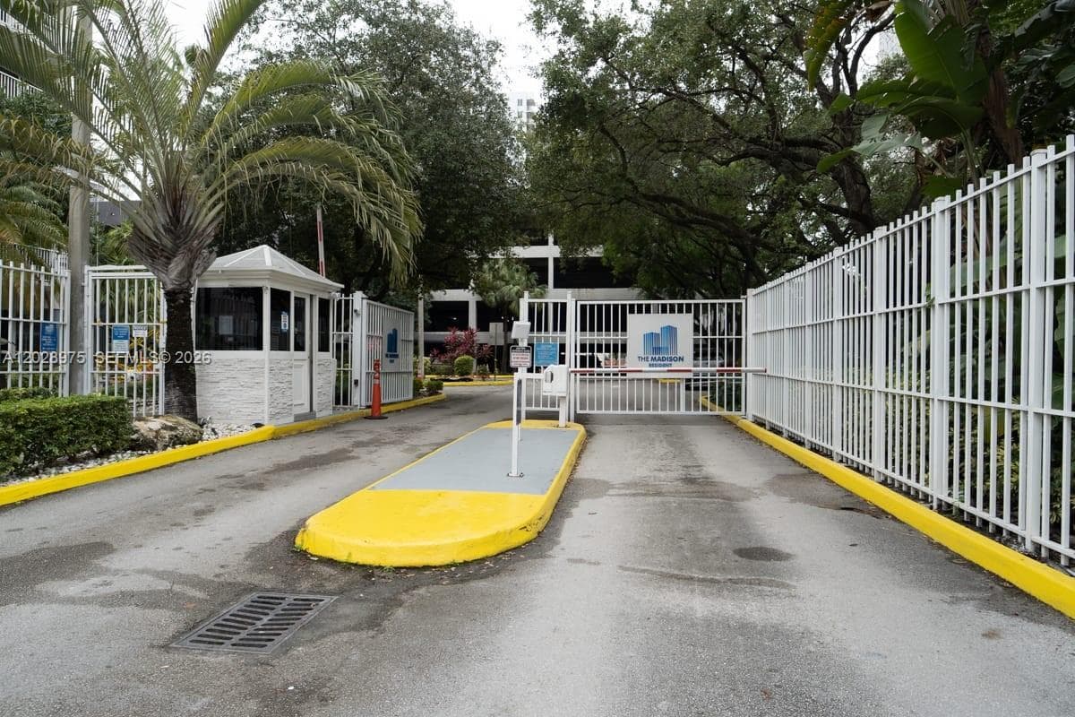 800 N Miami Ave # 906, Miami FL 33136 — 5