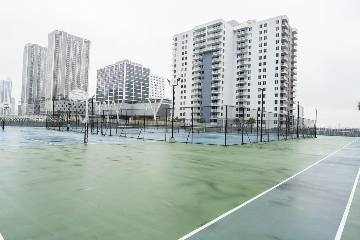 800 N Miami Ave # 906, Miami FL 33136 — 10