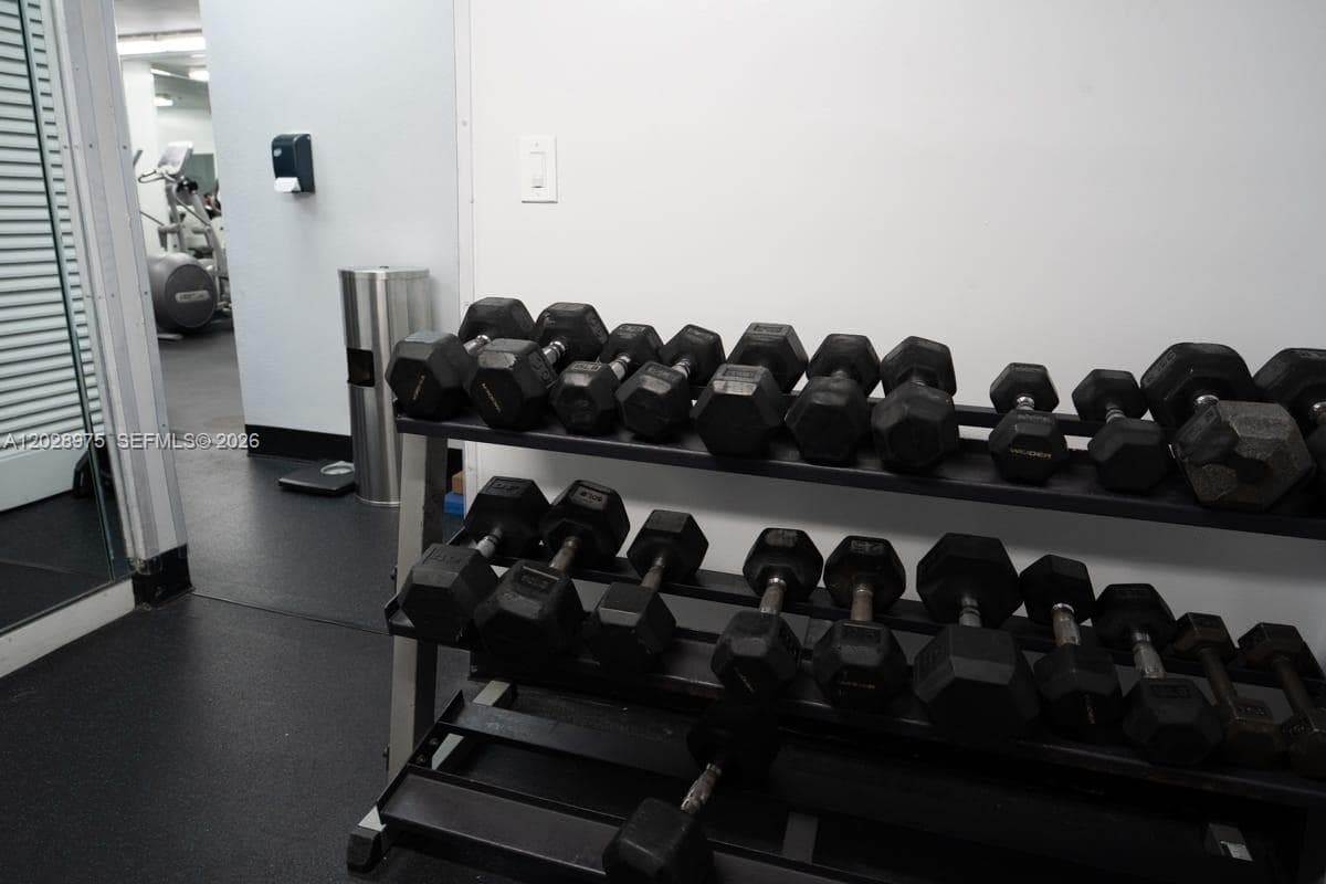 800 N Miami Ave # 906, Miami FL 33136 — 8