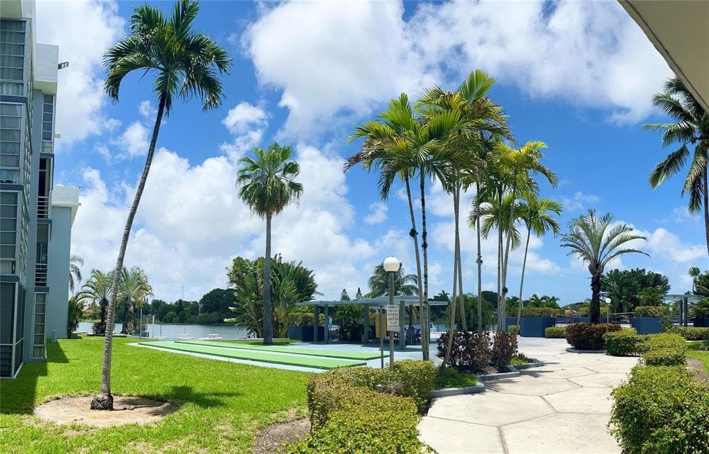 879 NE 195th Street # 227, Miami FL 33179 — 3