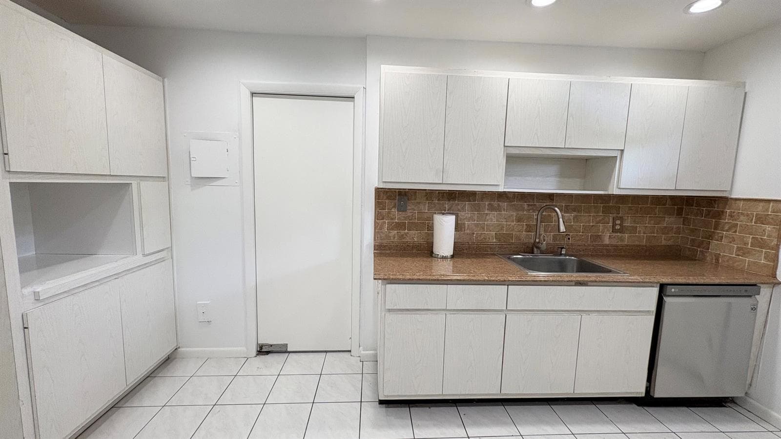 879 NE 195th Street # 227, Miami FL 33179 — 14