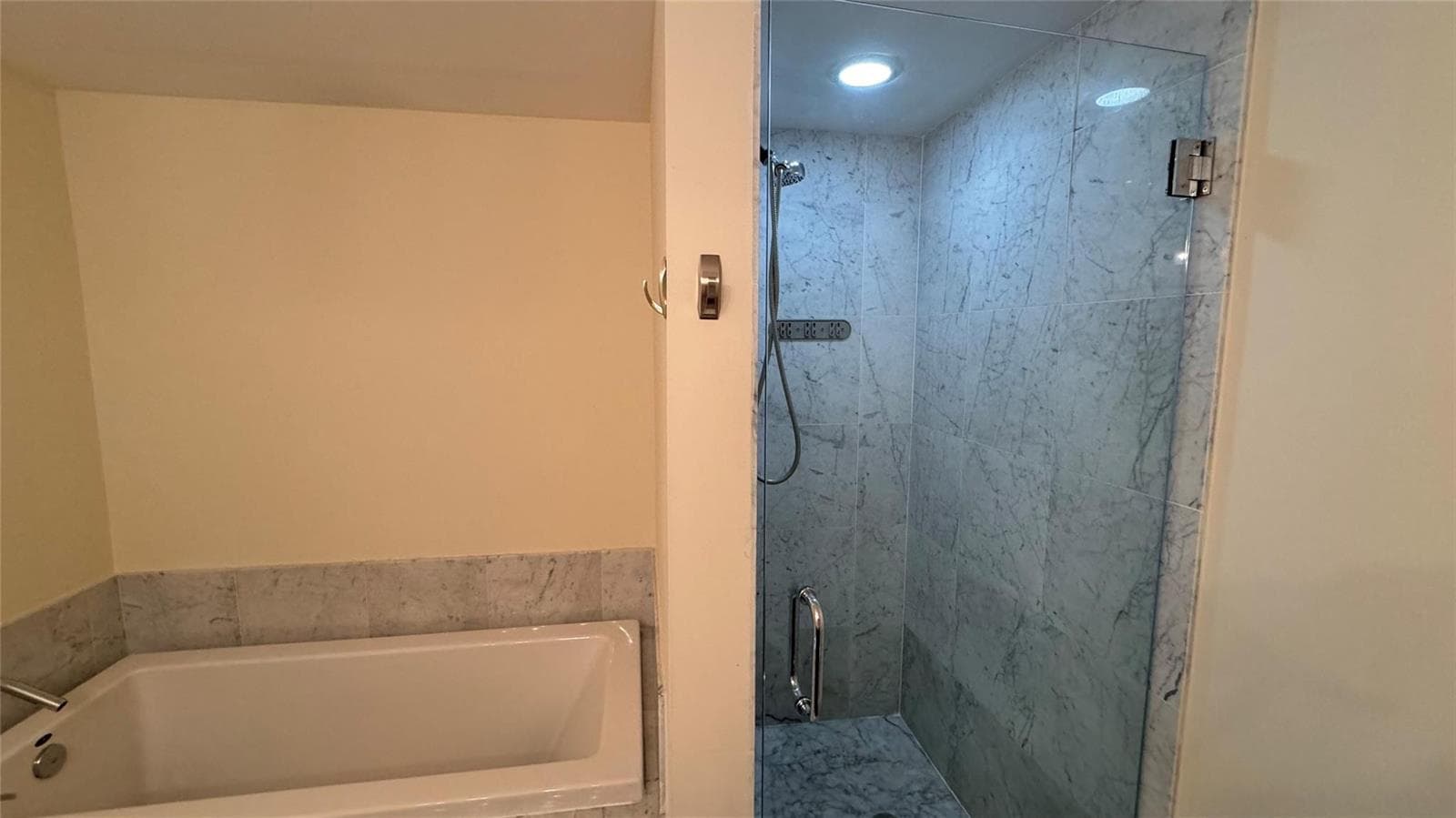 253 NE 2nd Street # 3208, Miami FL 33132 — 2