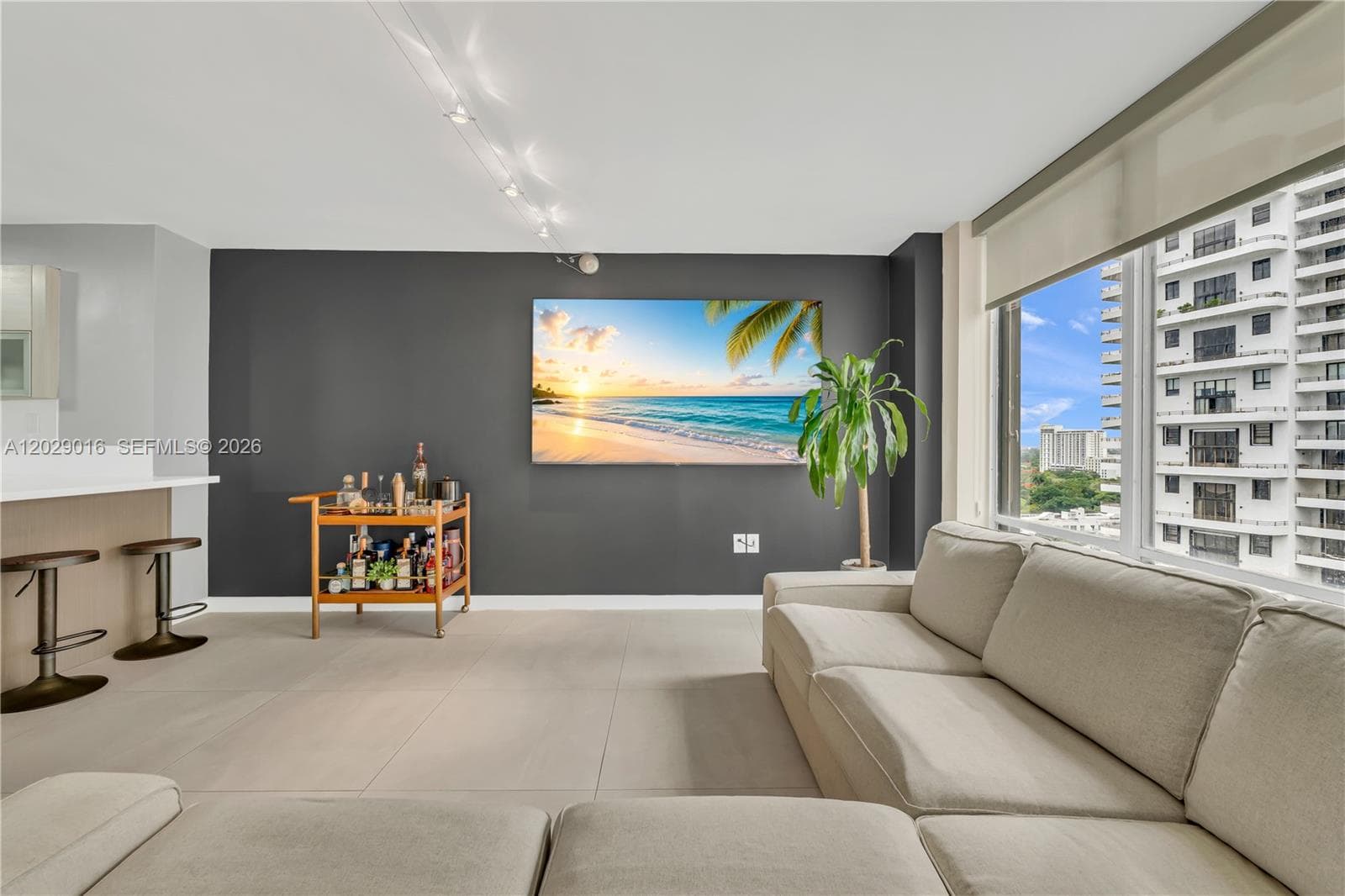 1450 Brickell Bay Dr # 1815, Miami FL 33131 — 17