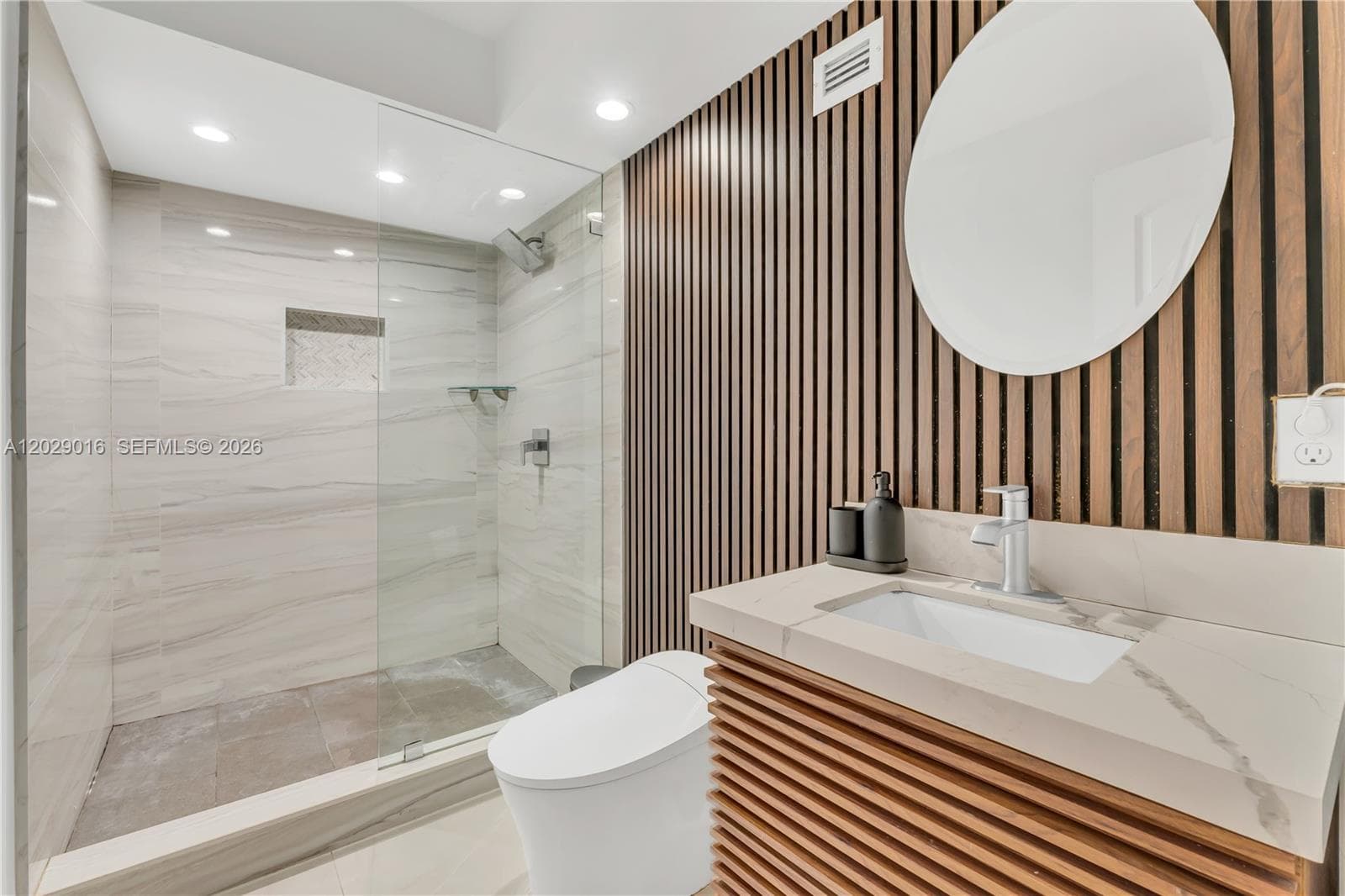 1450 Brickell Bay Dr # 1815, Miami FL 33131 — 22
