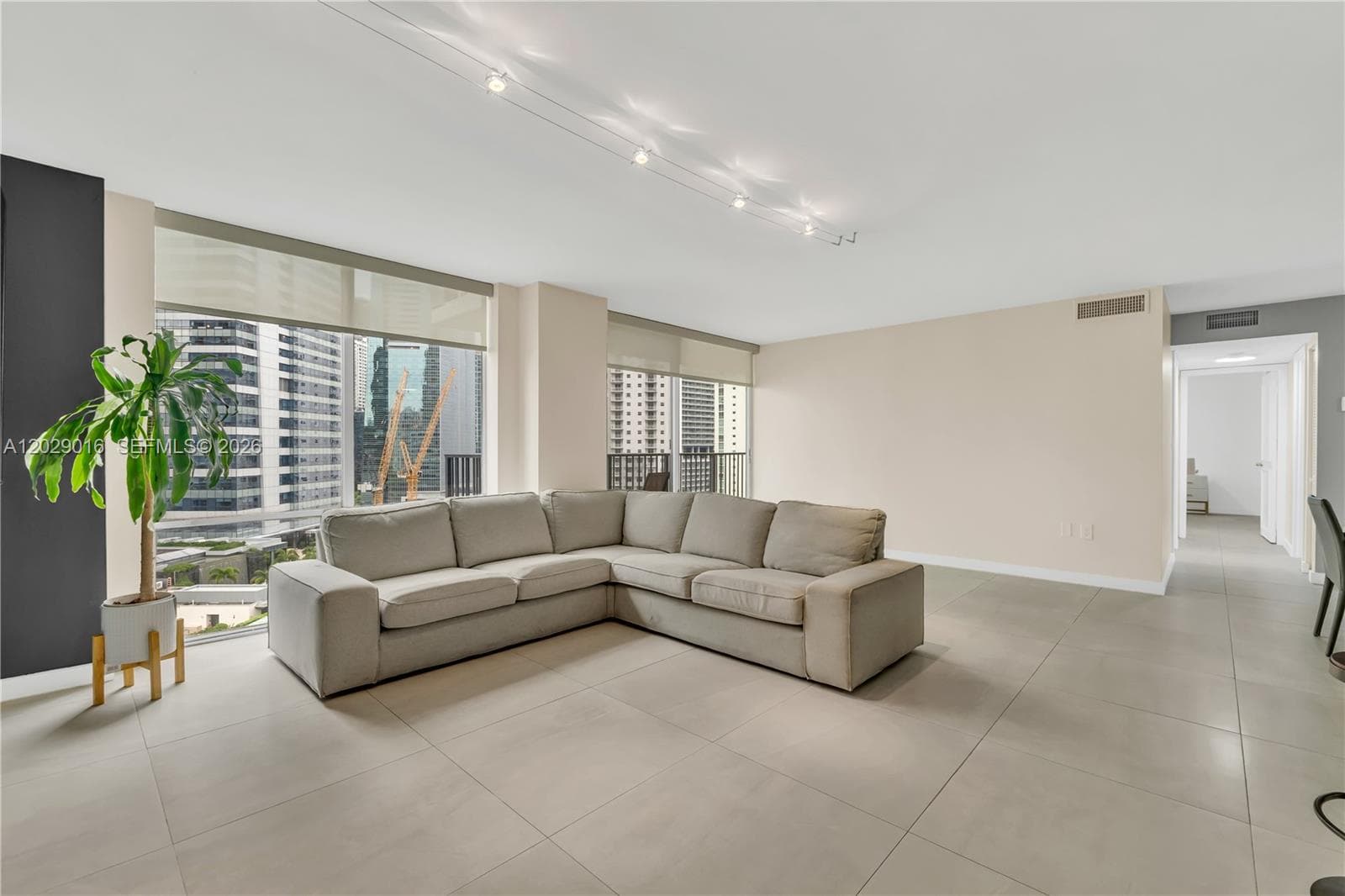 1450 Brickell Bay Dr # 1815, Miami FL 33131 — 19