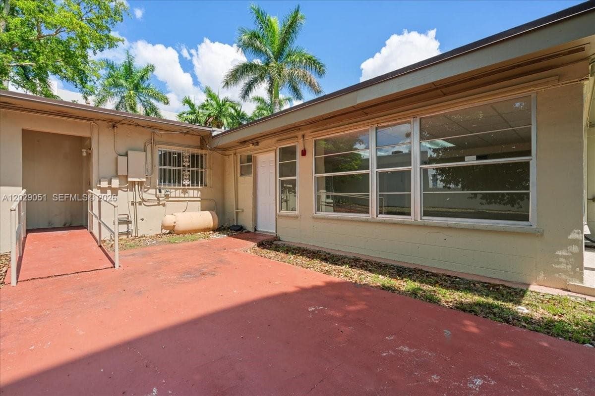 999 N Krome Ave, Homestead FL 33030 — 17