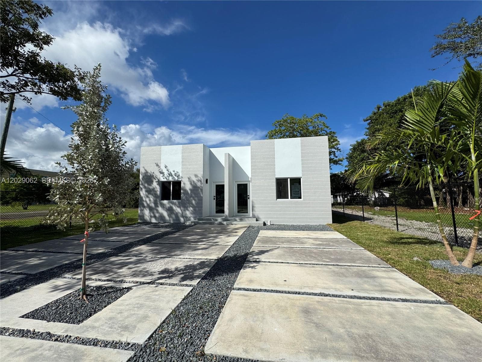 135 NW 60th St # B, Miami FL 33127 — 1