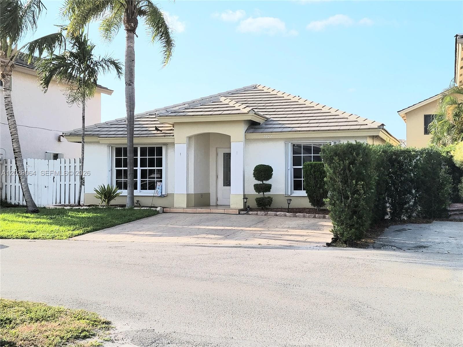 5267 NW 186th Ln, Miami Gardens FL 33055 — 23