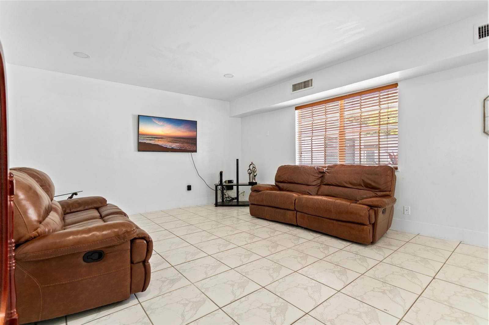 1450 W 37th Street, Hialeah FL 33012 — 16