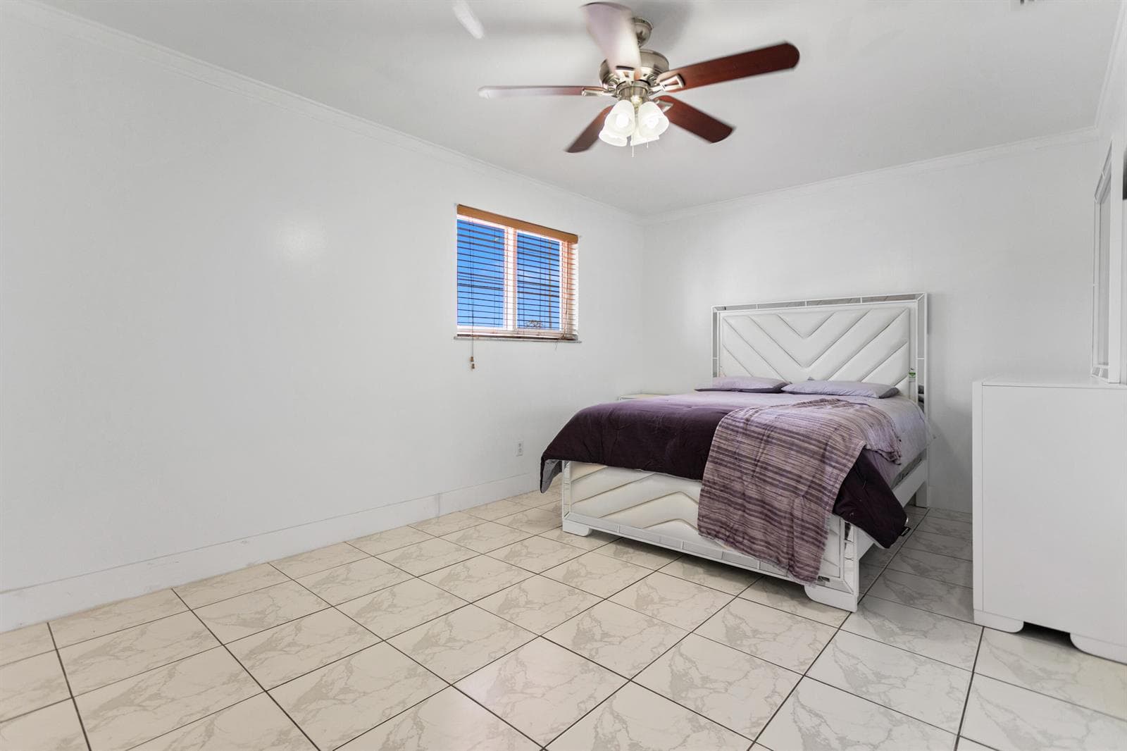 1450 W 37th Street, Hialeah FL 33012 — 33