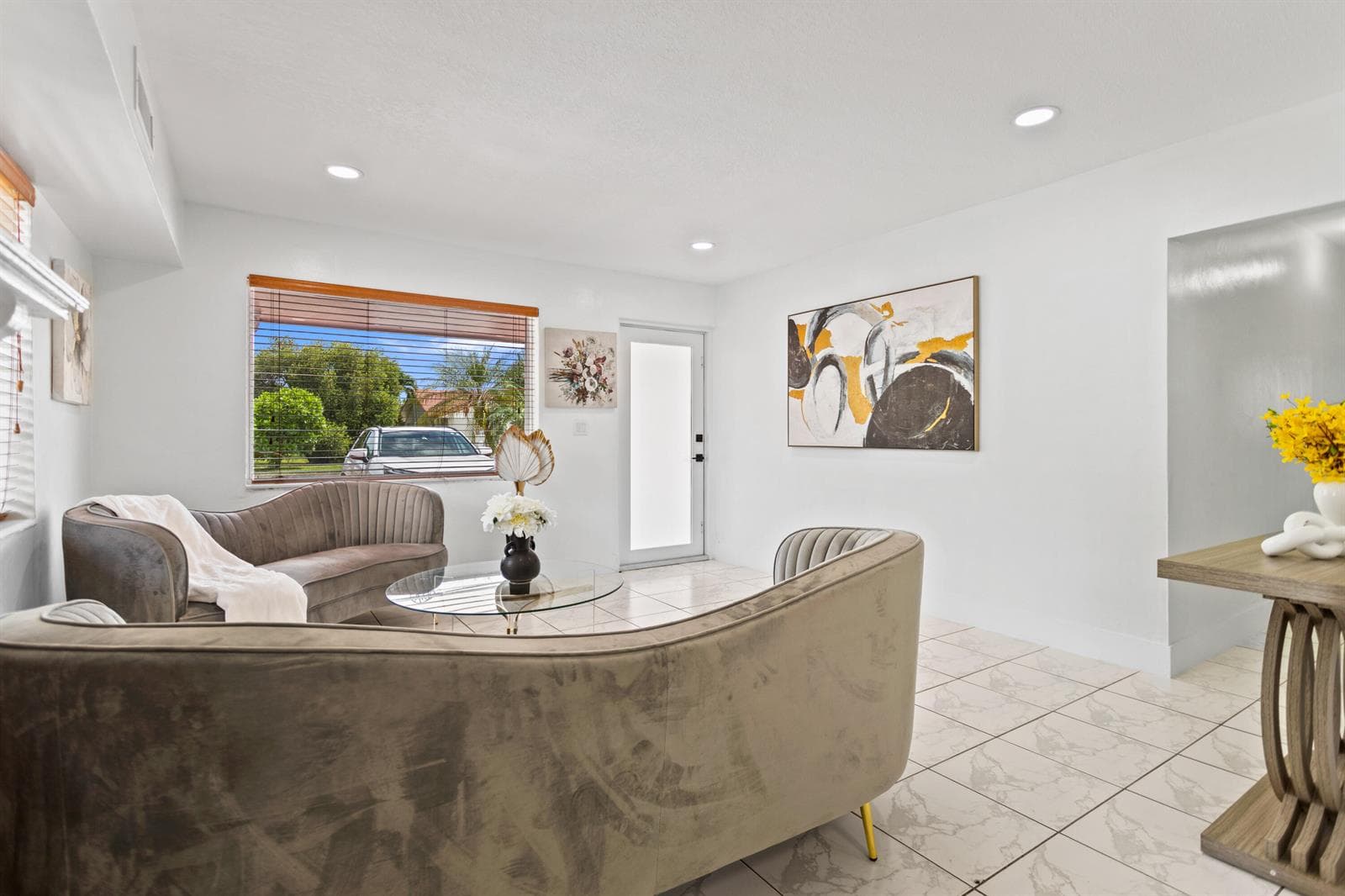 1450 W 37th Street, Hialeah FL 33012 — 11