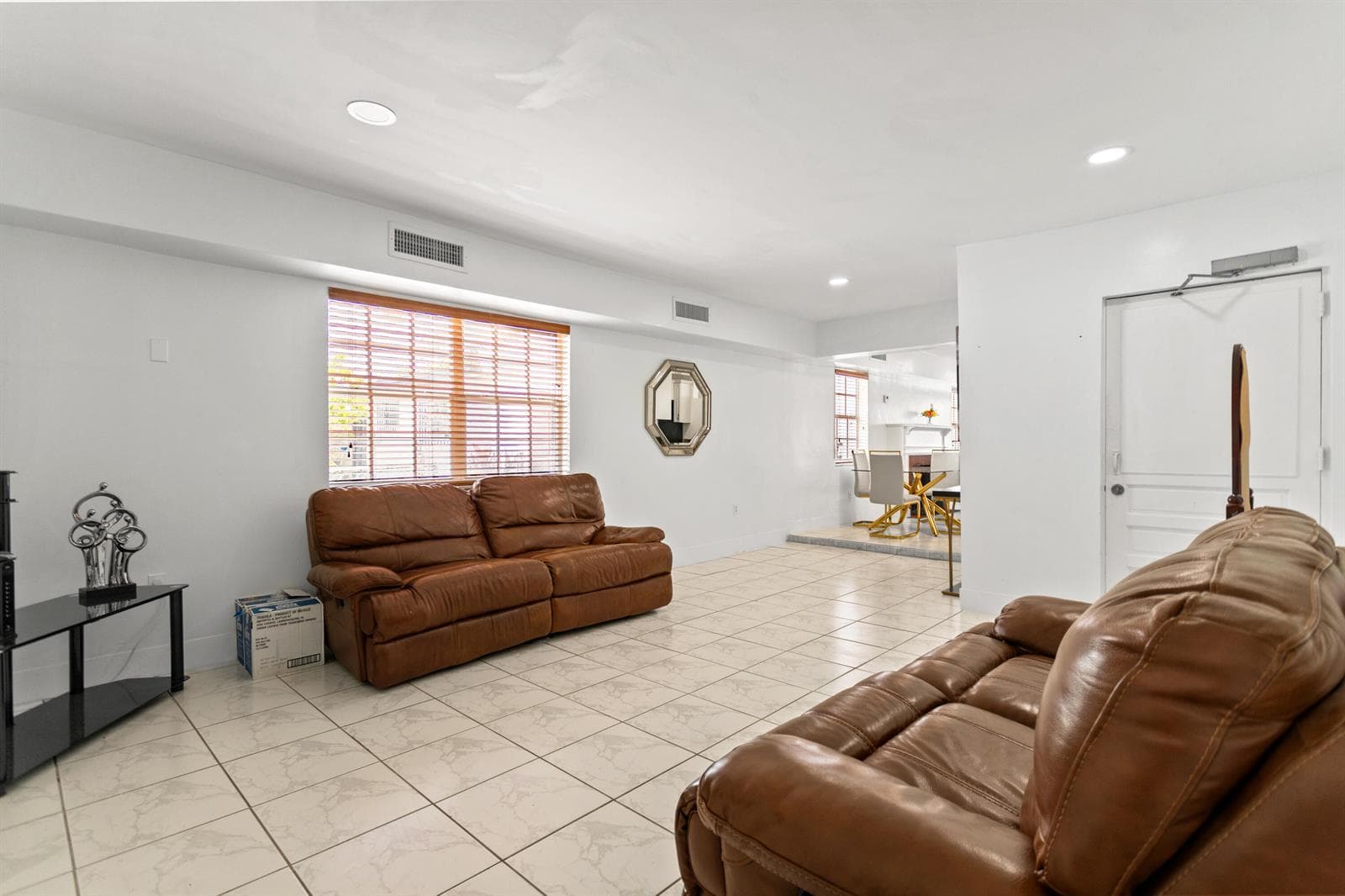1450 W 37th Street, Hialeah FL 33012 — 19