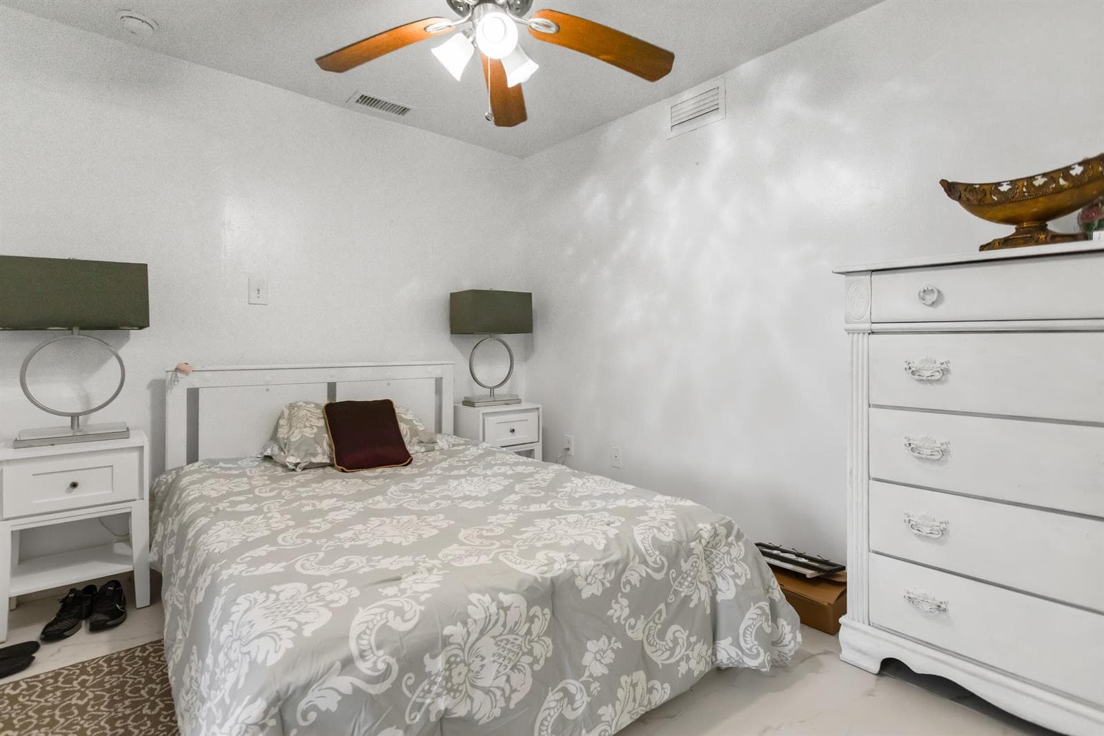 1450 W 37th Street, Hialeah FL 33012 — 35