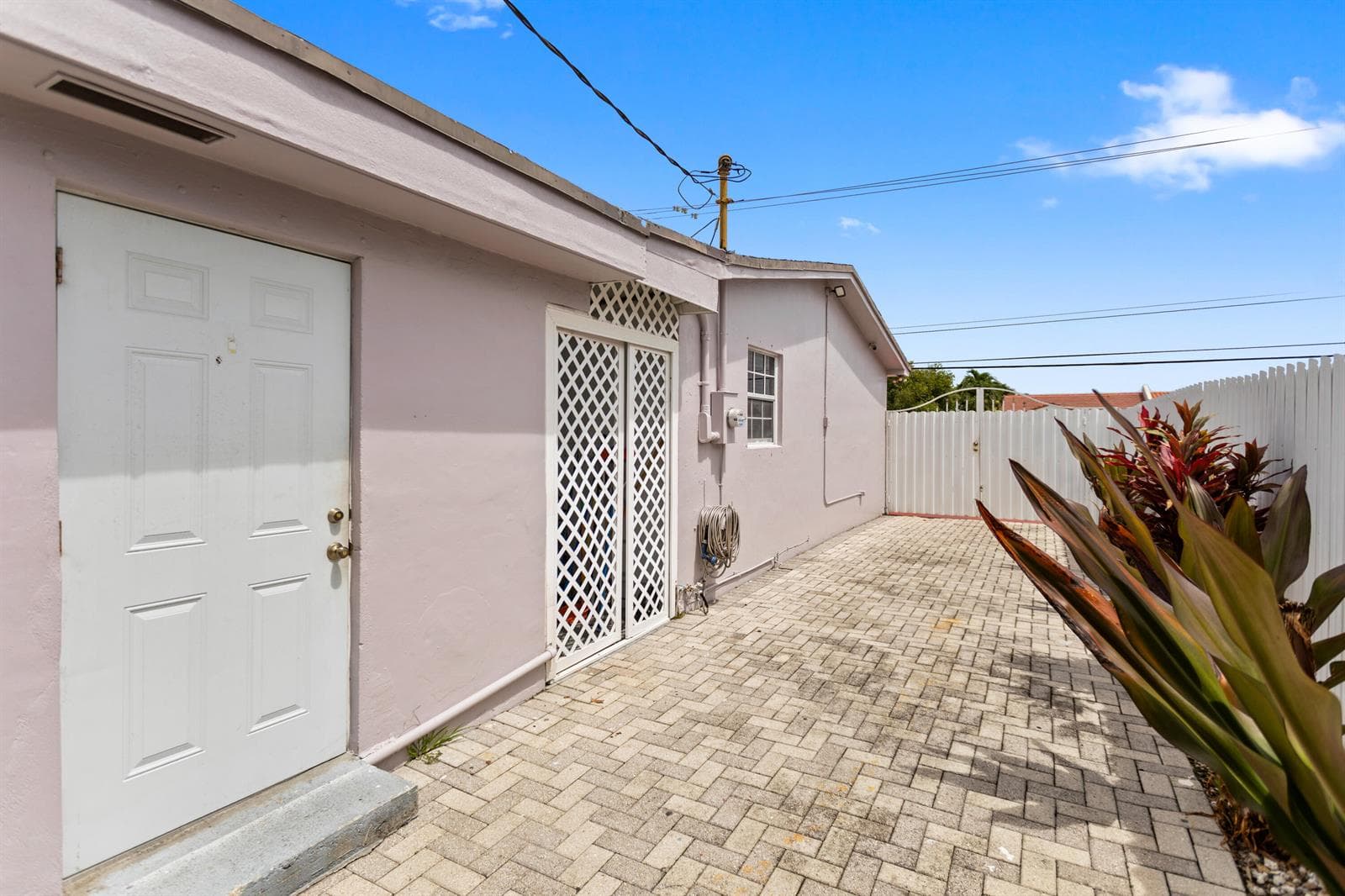 1450 W 37th Street, Hialeah FL 33012 — 4