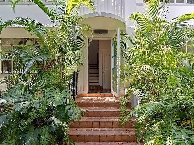 817 Lenox Ave # 5, Miami Beach FL 33139 — 1