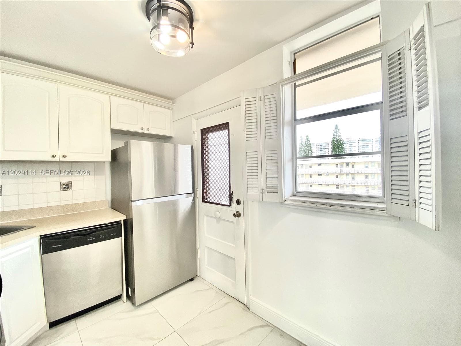 2920 Point East Dr # N611, Aventura FL 33160 — 8