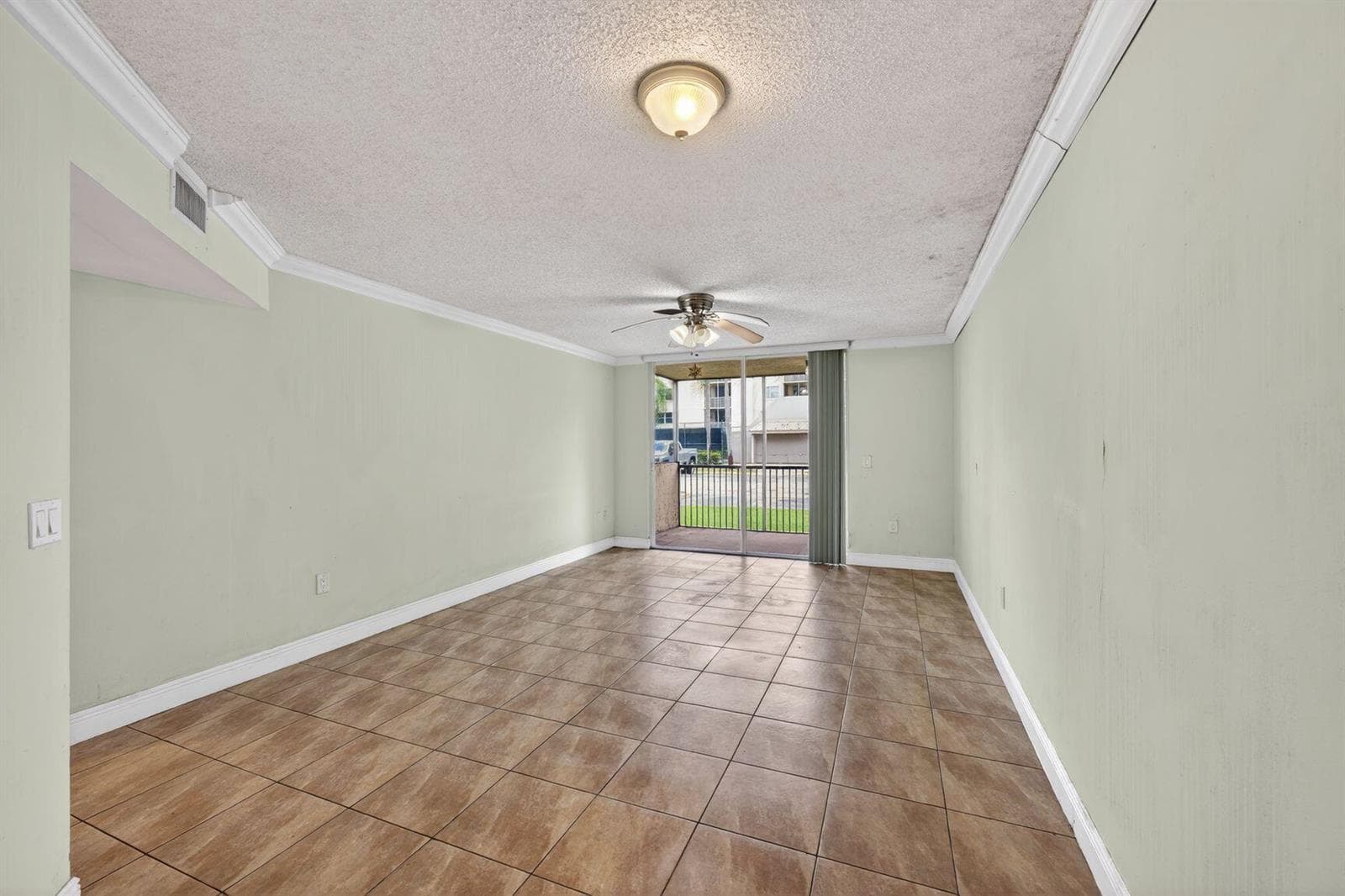 8373 Lake Drive # 101, Doral FL 33166 — 2