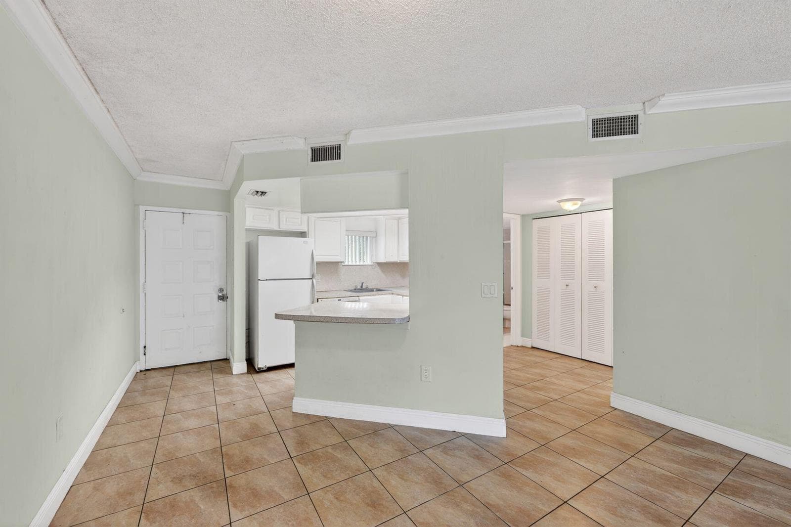 8373 Lake Drive # 101, Doral FL 33166 — 5