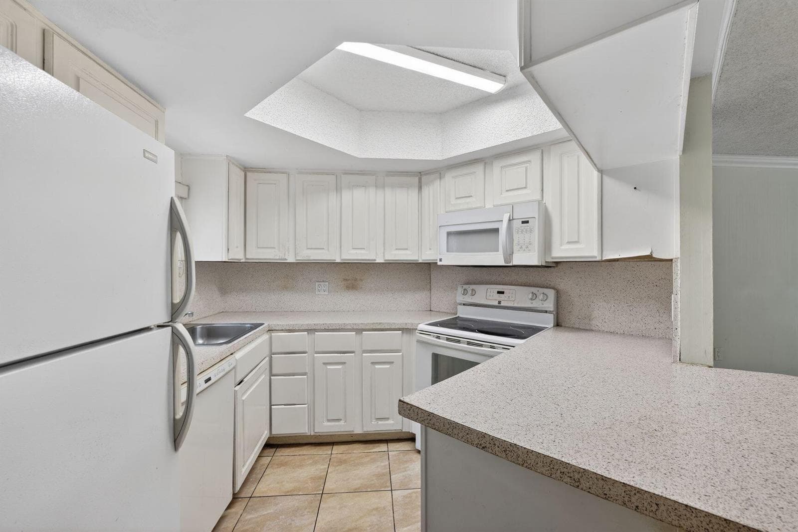 8373 Lake Drive # 101, Doral FL 33166 — 11