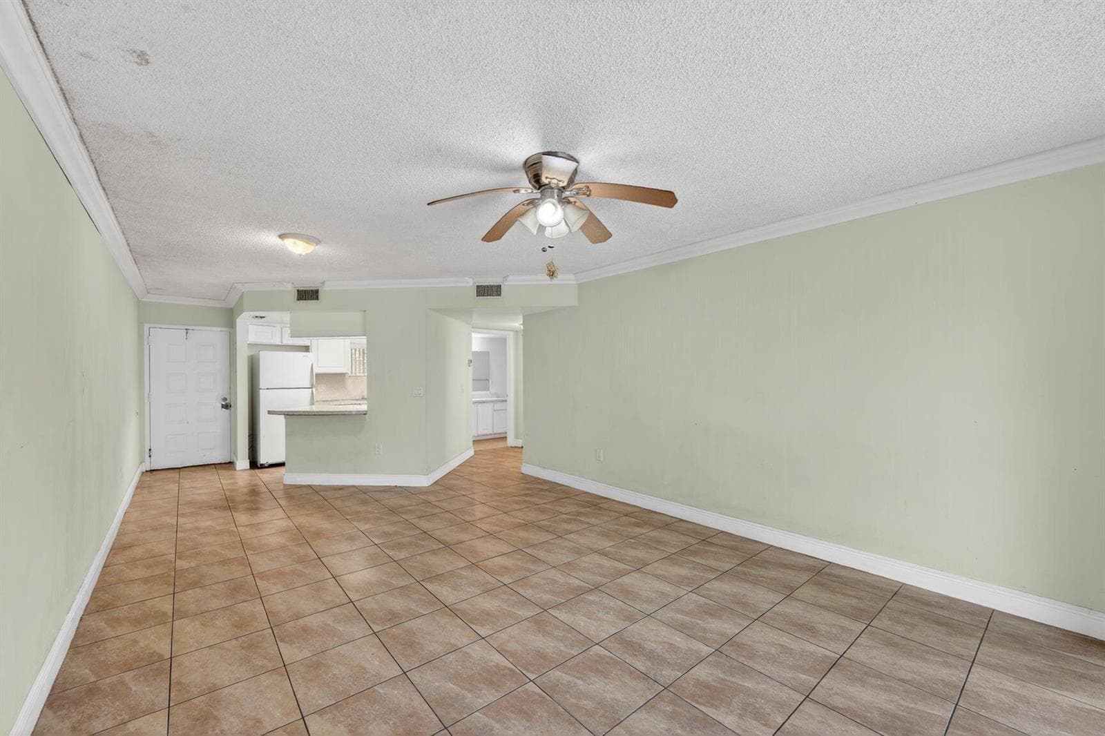 8373 Lake Drive # 101, Doral FL 33166 — 4