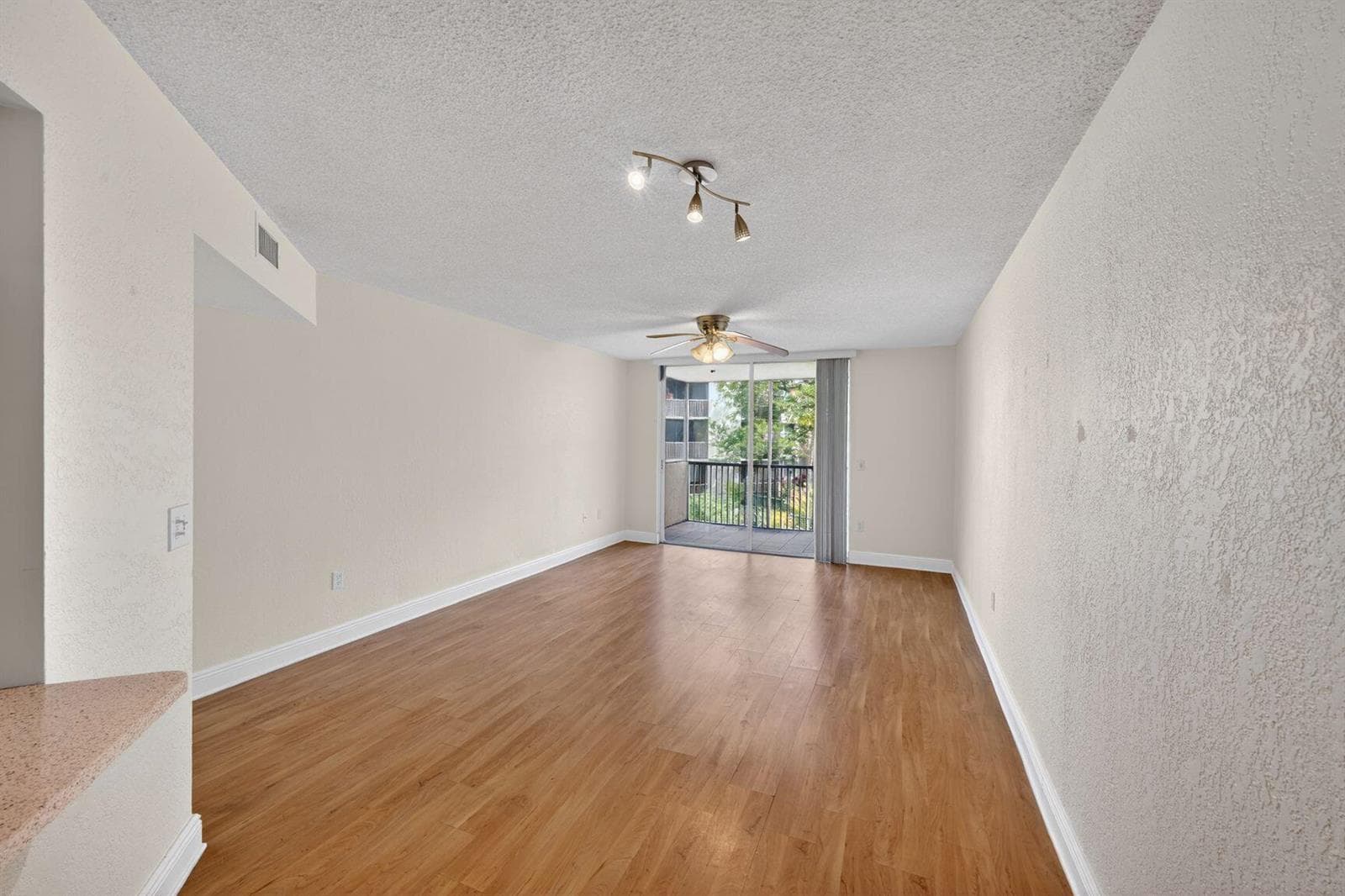 8353 Lake Drive # 204, Doral FL 33166 — 2