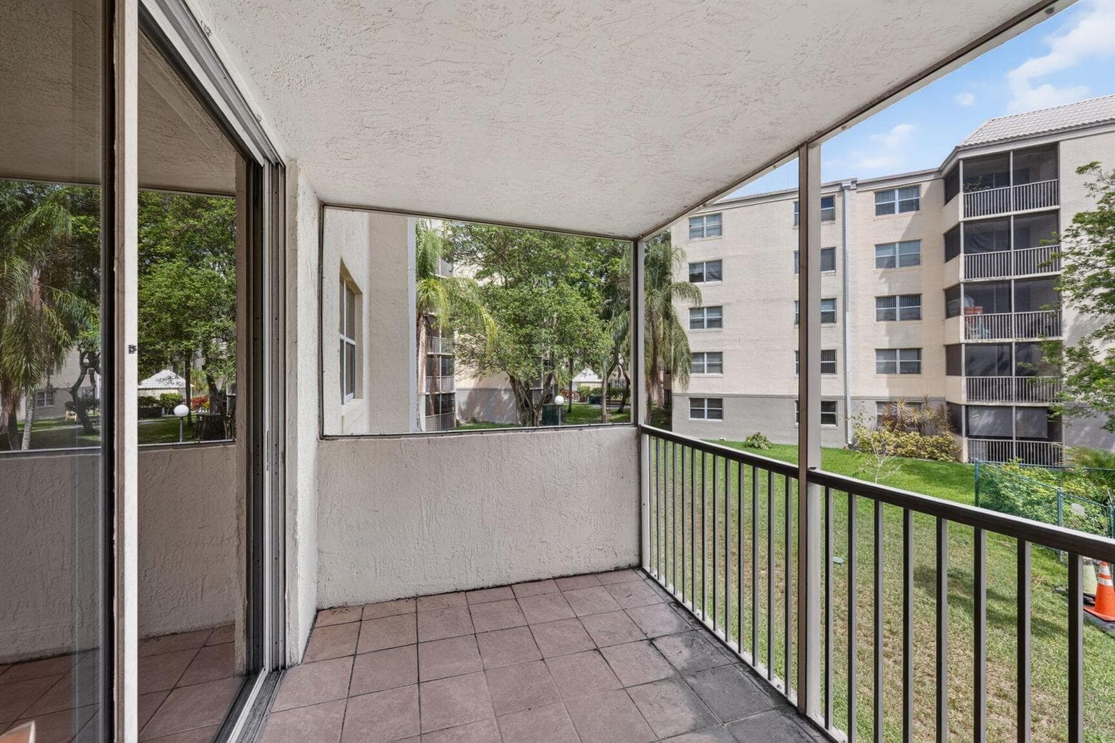 8353 Lake Drive # 204, Doral FL 33166 — 6