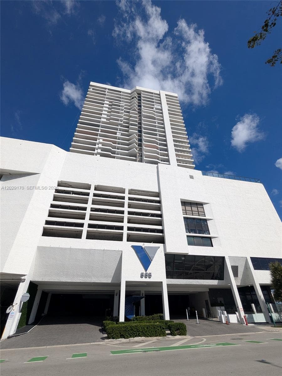 555 NE 15th St # 12D, Miami FL 33132 — 18