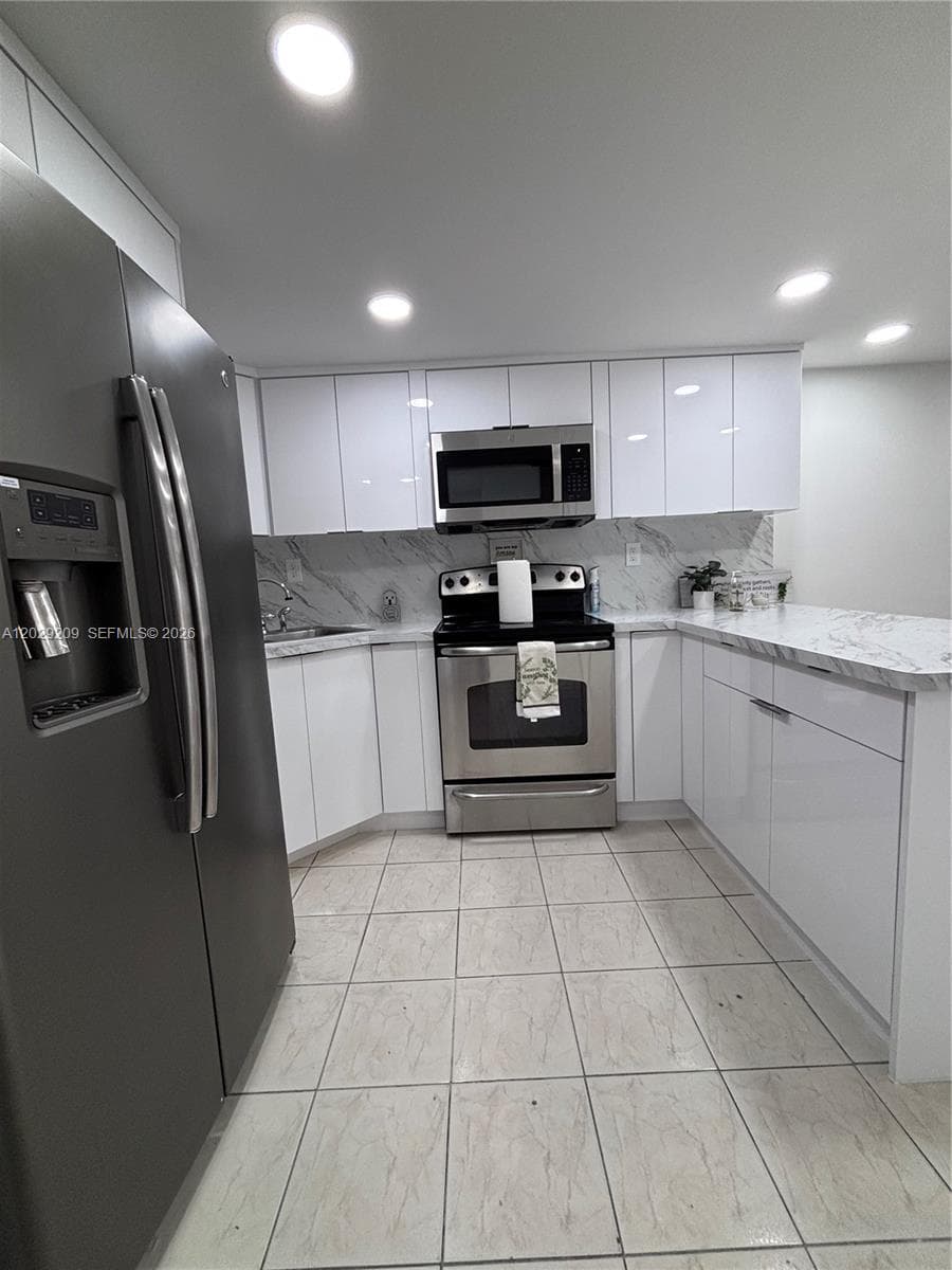 5575 W 26th Ct # 206, Hialeah FL 33016 — 2