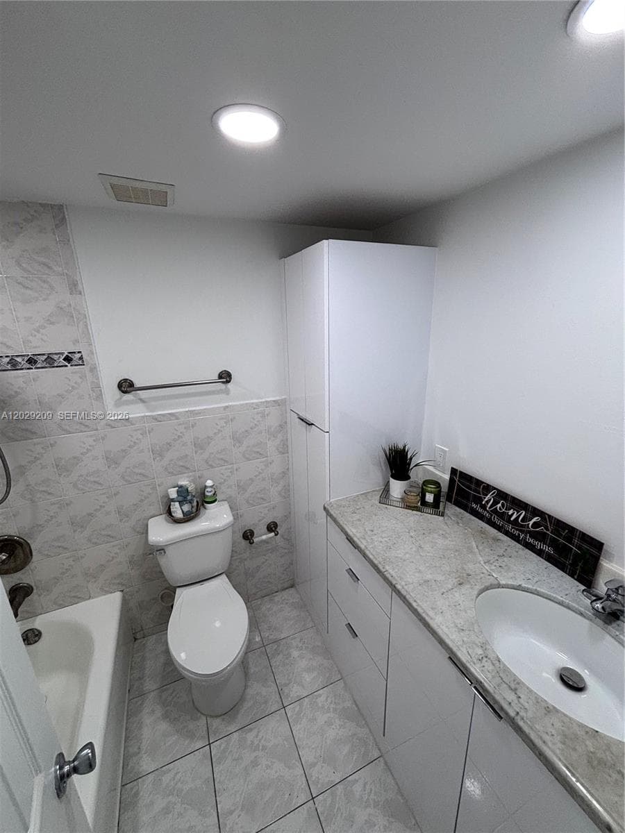 5575 W 26th Ct # 206, Hialeah FL 33016 — 7
