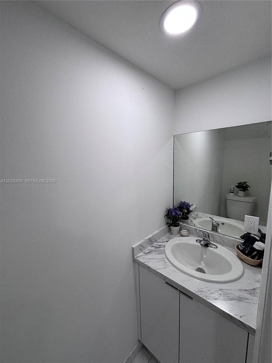 5575 W 26th Ct # 206, Hialeah FL 33016 — 5