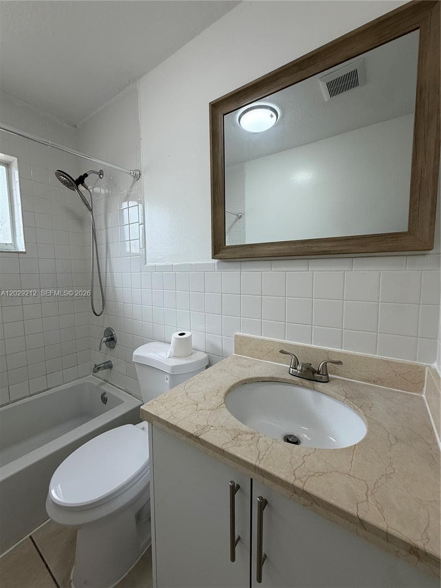3021 W 76th St # 201, Hialeah FL 33018 — 22