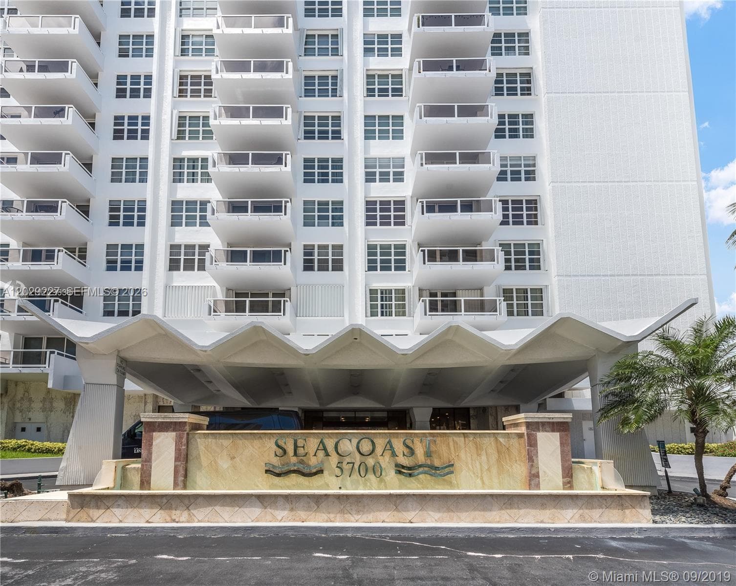 5700 Collins Ave # 8K, Miami Beach FL 33140 — 26