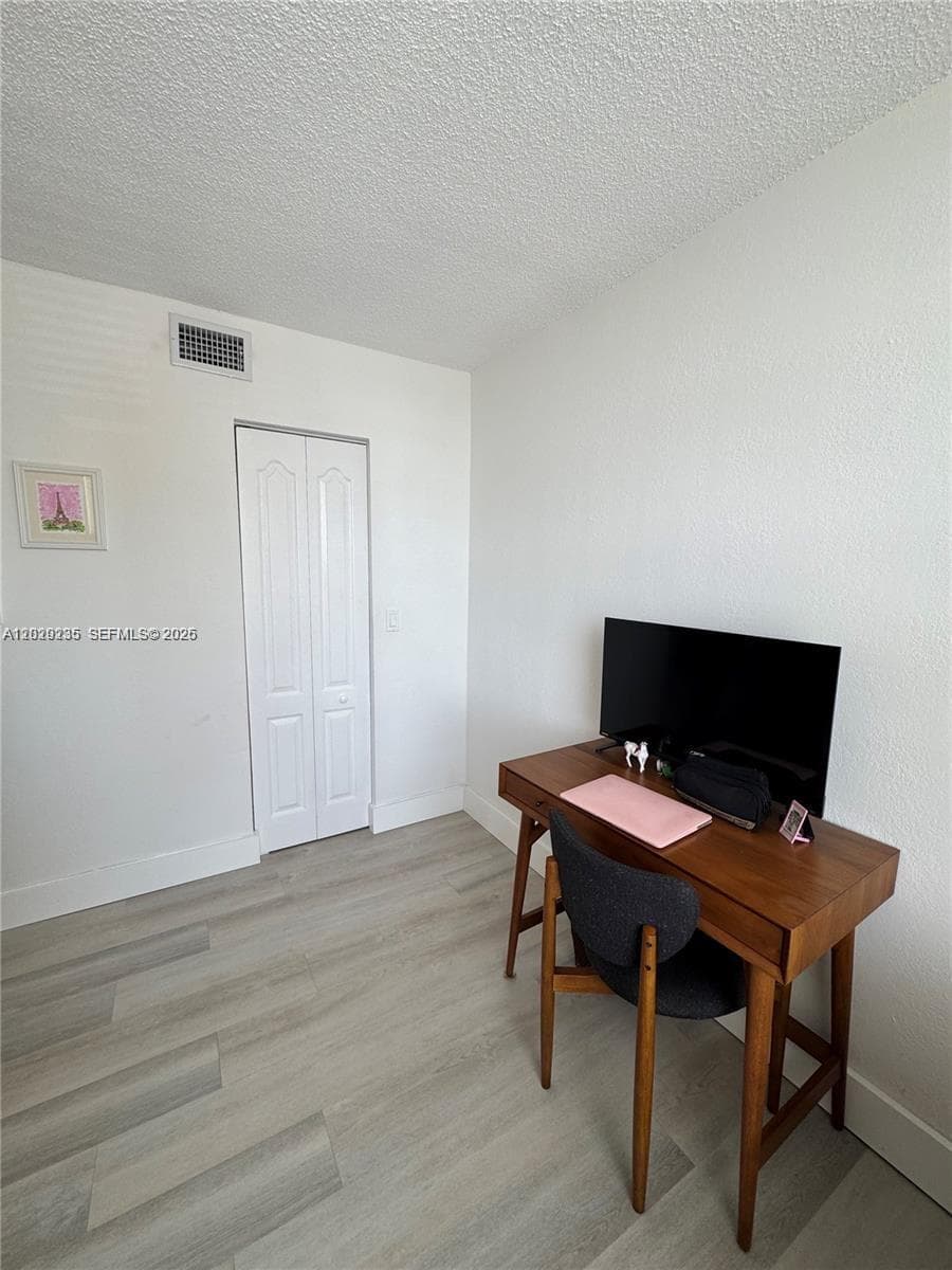 2000 NE 135th St # 609, North Miami FL 33181 — 12