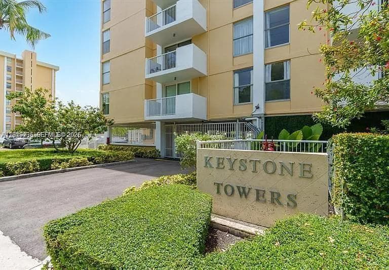 2000 NE 135th St # 609, North Miami FL 33181 — 1