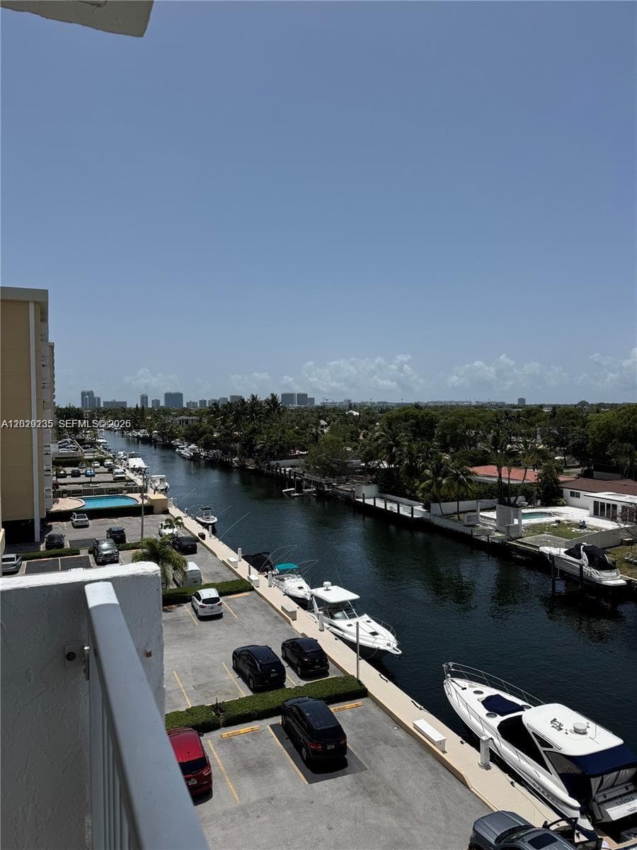 2000 NE 135th St # 609, North Miami FL 33181 — 14