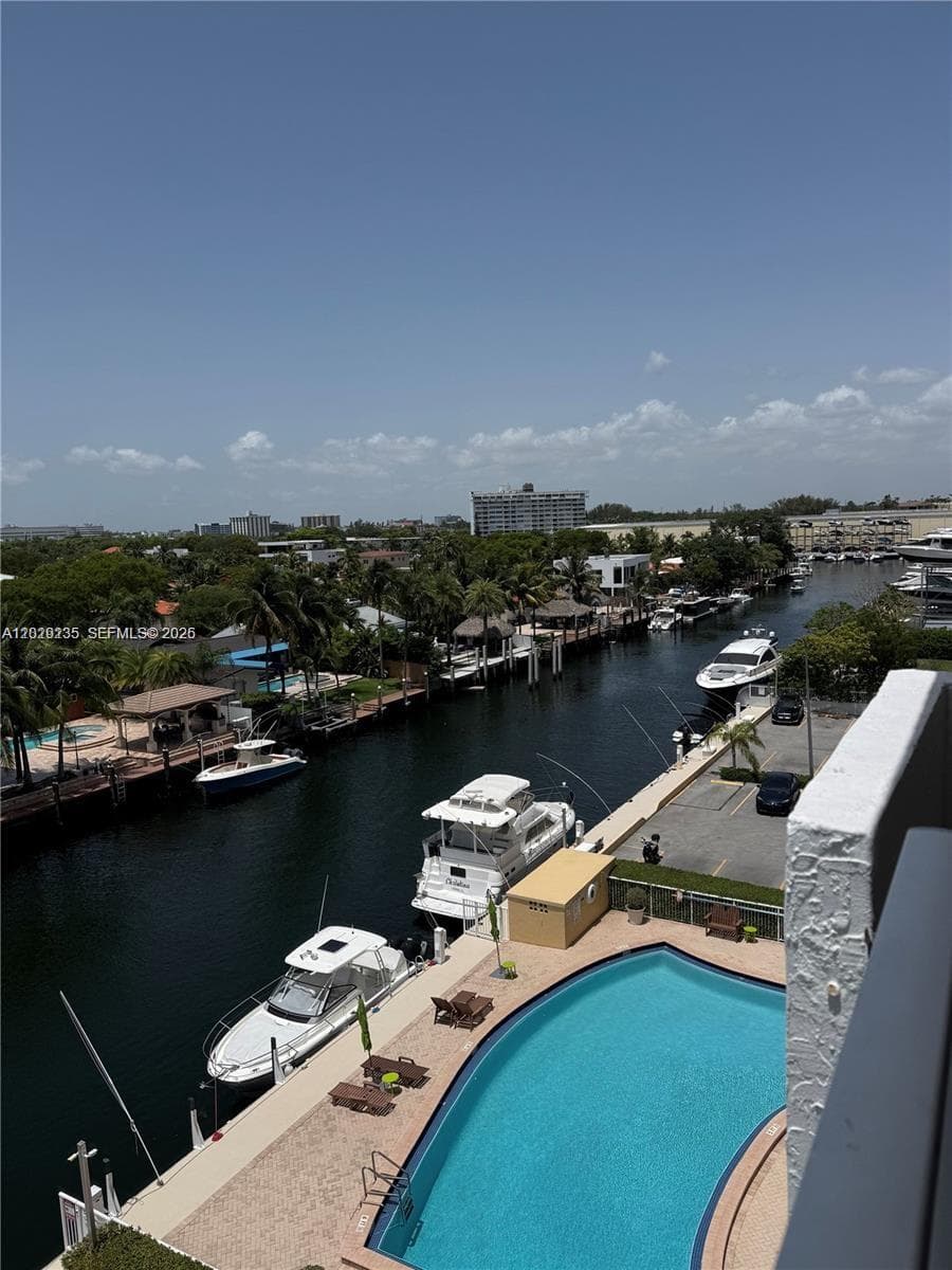 2000 NE 135th St # 609, North Miami FL 33181 — 15