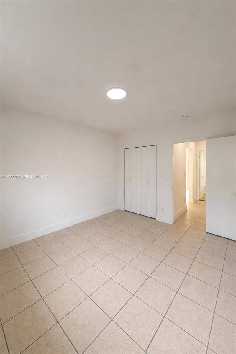 935 Bay Dr # 9, Miami Beach FL 33141 — 7