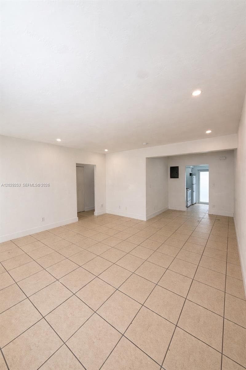 935 Bay Dr # 9, Miami Beach FL 33141 — 5