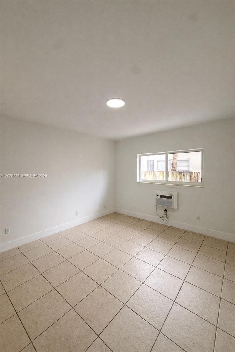 935 Bay Dr # 9, Miami Beach FL 33141 — 8