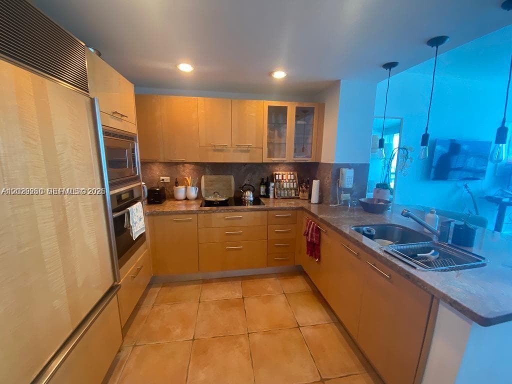 6799 Collins Ave # 1501, Miami Beach FL 33141 — 21