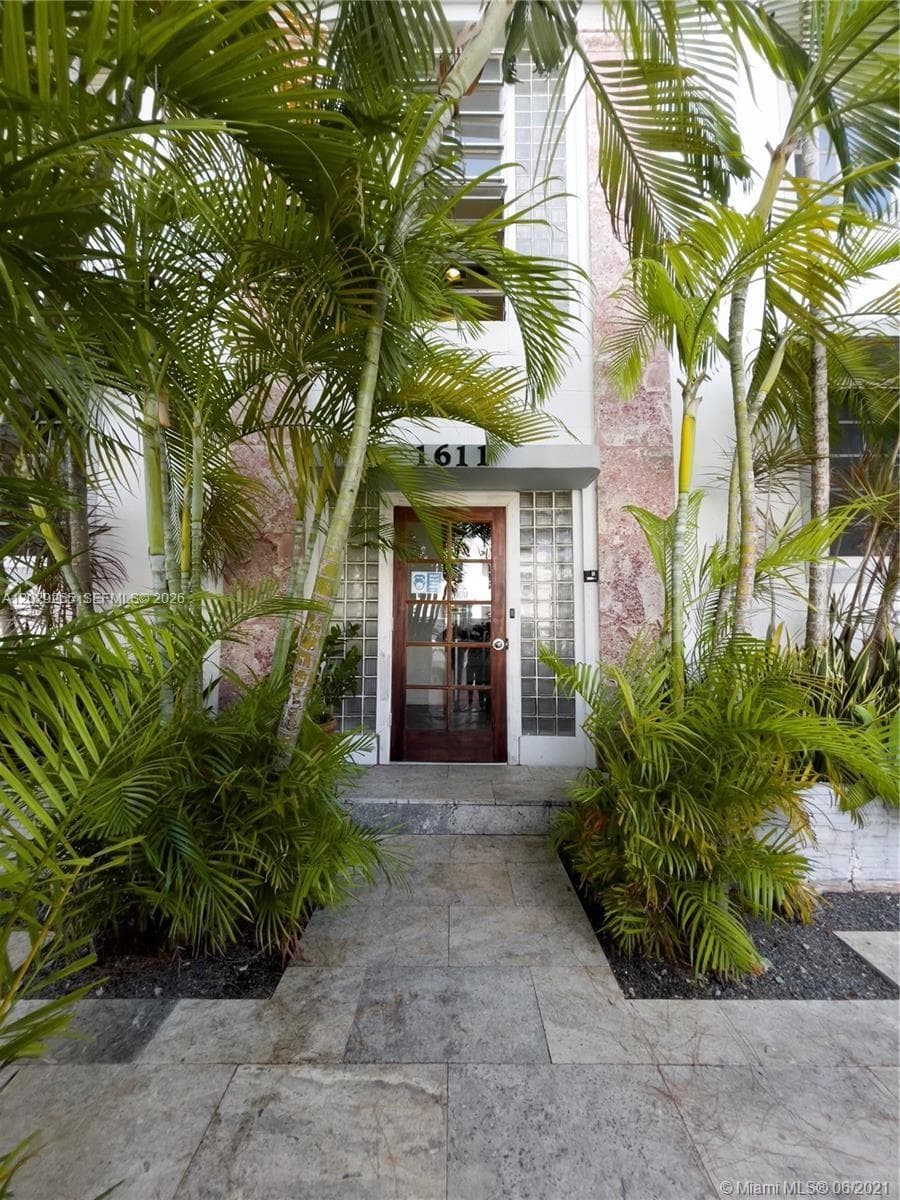 1611 Euclid Ave # 11, Miami Beach FL 33139 — 2