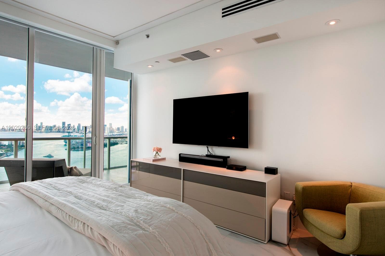 100 S Pointe Dr # 3701, Miami Beach FL 33139 — 14