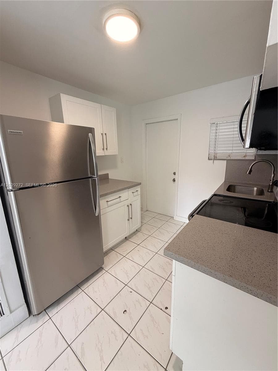 2420 NW 31st St # 3, Miami FL 33142 — 4