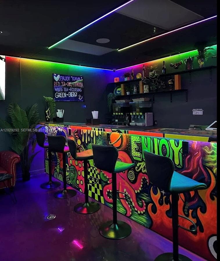 Miami Beach, FL — 10