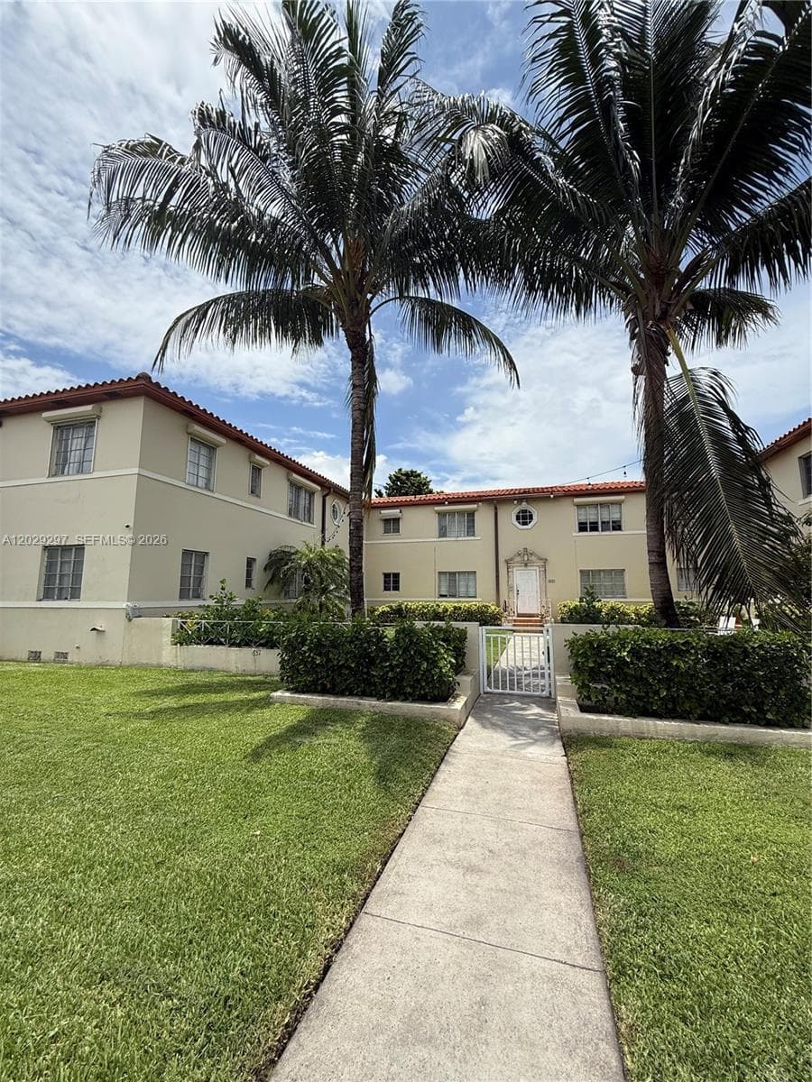 657 NE 92nd St # 4E, Miami Shores FL 33138 — 23