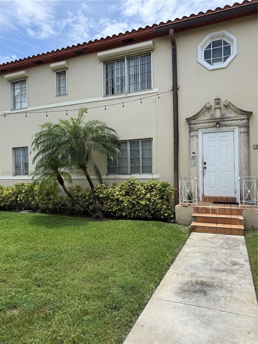 657 NE 92nd St # 4E, Miami Shores FL 33138 — 25
