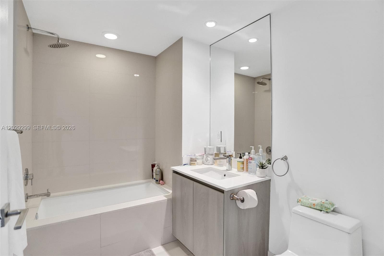 3131 NE 7th Ave # 304, Miami FL 33137 — 12