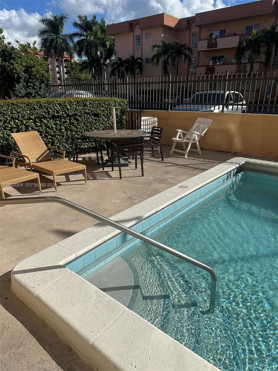 5280 NW 7th St # 306, Miami FL 33126 — 23